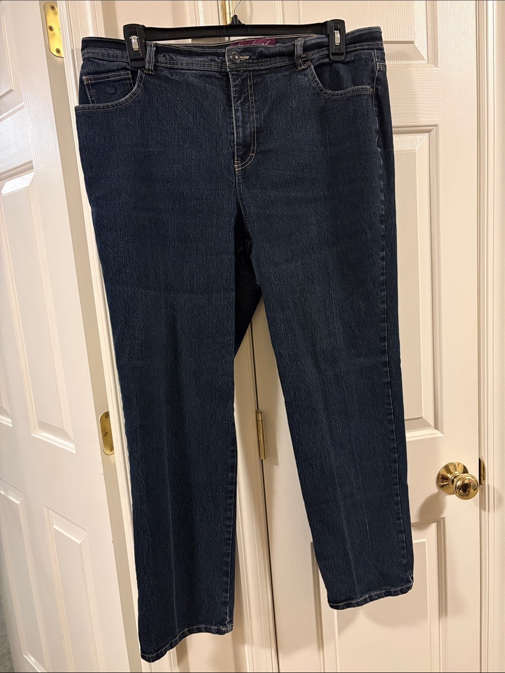 GV Classic Dark Wash Women's Jeans - Comfortable Straight Leg